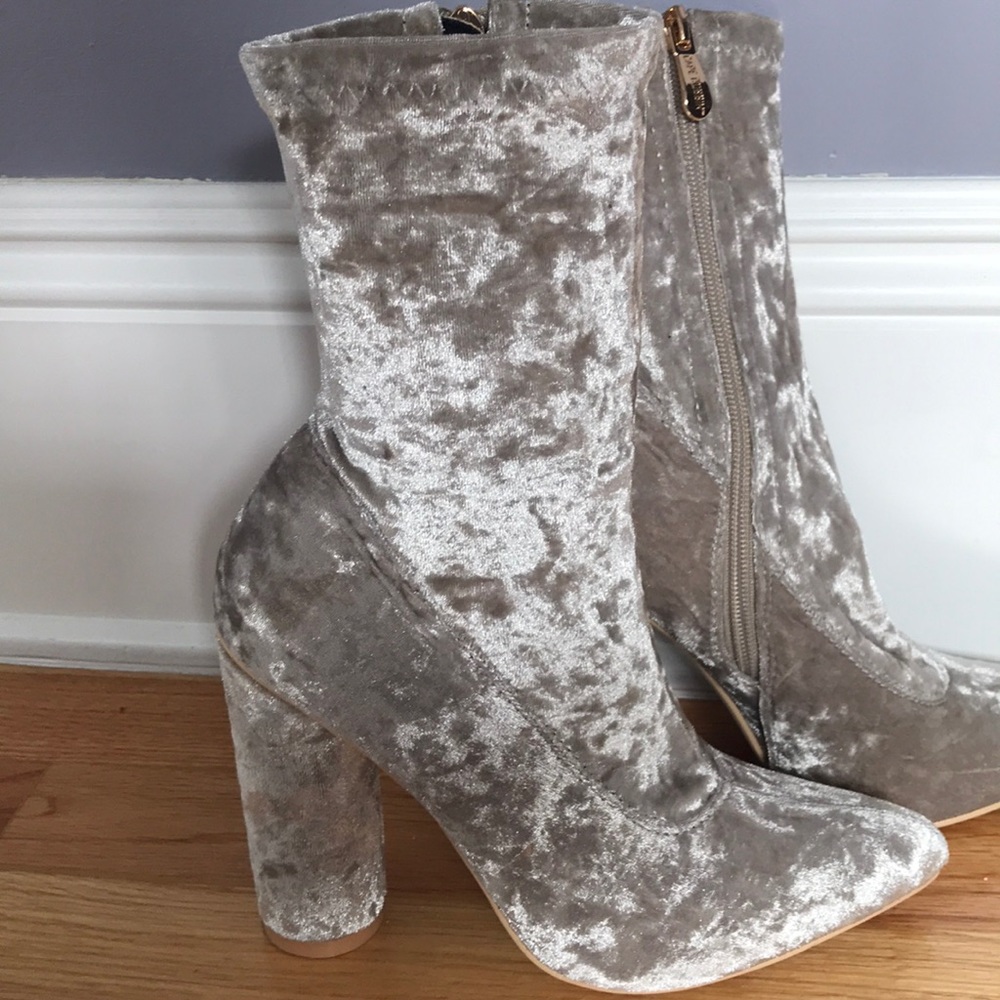 Cape Robbin Velvet Boot